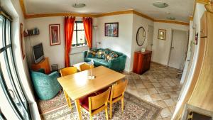 Posezení v ubytování Ferienwohnung Boddenblick