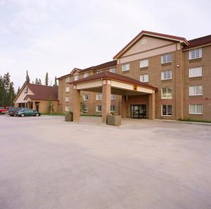 Gallery image of Woodlands Inn & Suites in Fort Nelson