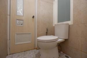 Bagno di RedDoorz near Plaza Simpang Lima