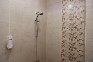 Bagno di RedDoorz near Plaza Simpang Lima