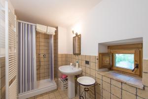 Un baño de Fattoria Capobianco 105 fotos más