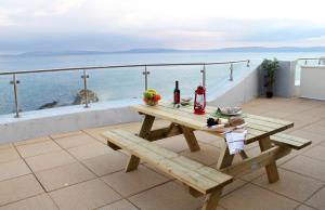 Nápoje v ubytování Galway Bay Sea View Apartments