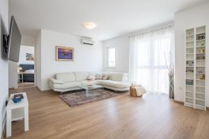 Χώρος καθιστικού στο Villa Blanka for 12