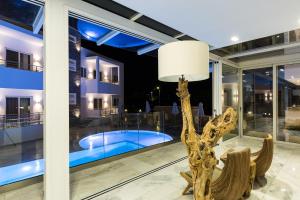 Bazén v ubytování Cyano Hotel nebo v jeho okolí