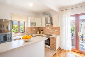 Kuchyň nebo kuchyňský kout v ubytování Split-Villas Dalmatica for 12