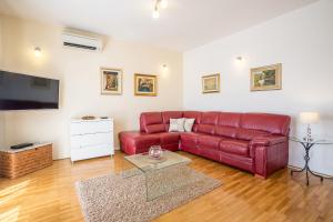 TV a/nebo společenská místnost v ubytování Split-Villas Dalmatica for 12