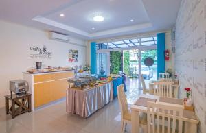 Kuchyň nebo kuchyňský kout v ubytování Alisa Krabi Hotel-SHA Plus