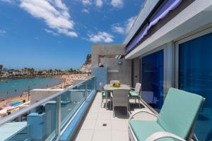 Χώρος καθιστικού στο Sunny Atlantic Apartment