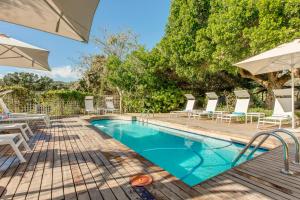 Bazén v ubytování Amanzi Island Boutique Hotel nebo v jeho okolí