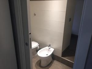 Vannituba majutusasutuses Top Floor Navona