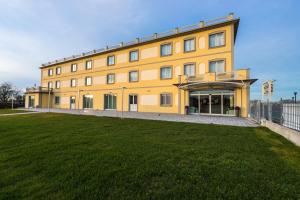 Foto da galeria de Hotel Rizzi em Castel San Giovanni