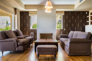 A seating area at Analisa Luxury Villa
