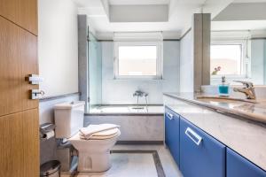 A bathroom at Analisa Luxury Villa