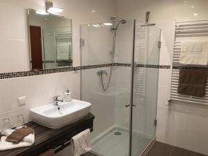 Ένα μπάνιο στο Ferienwohnung Familie Slepitzka +28 φωτογραφίες
