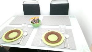 Makanan di atau berdekatan apartmen +25 gambar