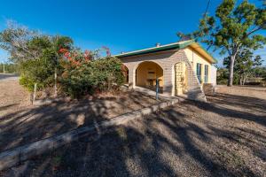 Gallery image of Birdsong House- Dingo Beach in Hideaway Bay