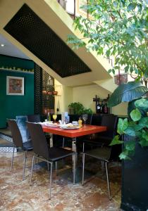 Gallery image of HRC Hotel in Madrid