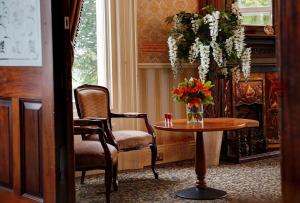 Posezení v ubytování Oaklands Hall Hotel Sure Hotel Collection by Best Western