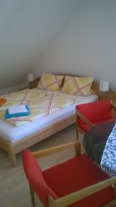 Ferienwohnung am Bodensee mit 3 Schlafzimmer über 2 Etage mit kleine Balkon bis 7 Personenにあるベッド