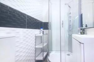Kúpeľňa v ubytovaní lovely apartament Alicante + 21 fotografií