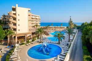Bazén v ubytování Sun Beach Resort nebo v jeho okolí