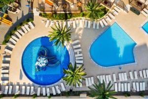 Bazén v ubytování Sun Beach Resort nebo v jeho okolí