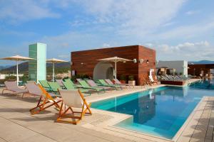 Bazén v ubytování INNSiDE by Meliá Calviá Beach nebo v jeho okolí