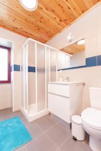 Melo's Place tesisinde bir banyo