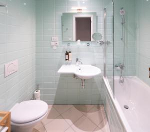 Ένα μπάνιο στο 4 Elements Apartments by Adrez