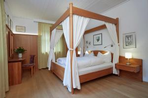A bed or beds in a room at Villa Christina