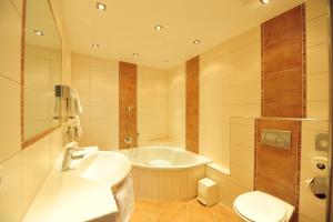 A bathroom at Hotel Toni