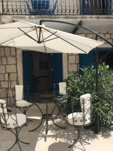 Balkón nebo terasa v ubytování PKM Apartments Baska Voda