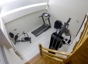 Posilňovňa alebo fitness centrum v ubytovaní Cozy Apartments near the airport