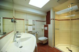 A bathroom at Hotel Toni