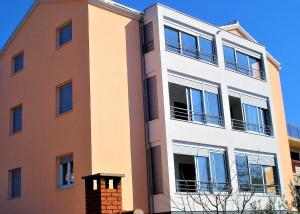 Das Gebäude in dem sich die Ferienwohnung befindet