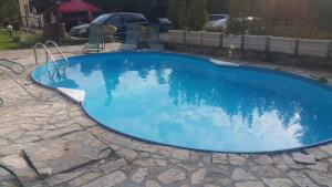 Hotel Via Trayana tesisinde veya buraya yakın yüzme havuzu
