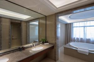 Yushan Town Tianji Cloud Business Hotel 욕실