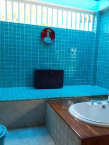 Bilik mandi di Dapitan Beach Villa