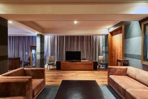 Μια τηλεόραση ή/και κέντρο ψυχαγωγίας στο LUXX Langsuan Hotel - SHA Plus