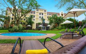 Kolam renang di atau dekat dengan StayEasy Mbombela