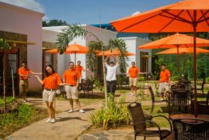 Hostia v ubytovaní Acacia Tree Garden Hotel