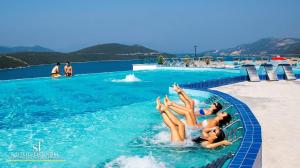 Bazén v ubytování Grand Hotel Neum Wellness & Spa nebo v jeho okolí