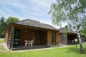 Imagen de la galería de Les Chalets de Booz, en Saint-Germain-du-Teil