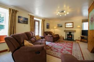 A seating area at Lestowder Cottage