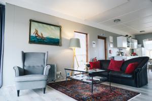 Kleifar: Ocean View Apartment的休息区