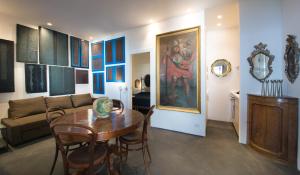 A seating area at Casa 34 Dicembre