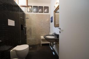 A bathroom at Casa 34 Dicembre
