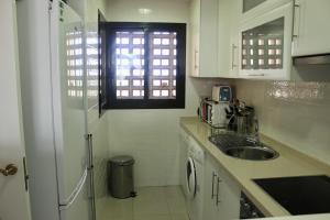 Kuchnia lub aneks kuchenny w obiekcie Roda Golf & Beach Resort, Murcia