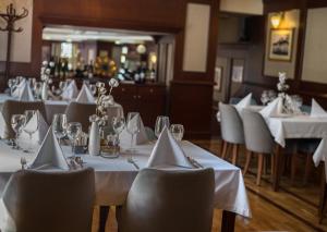 Un restaurante u otro lugar para comer en Kopernikus Hotel Prag
