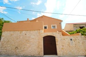 Gallery image of Apartment Sara with Seaview in Petrcane +16 photos